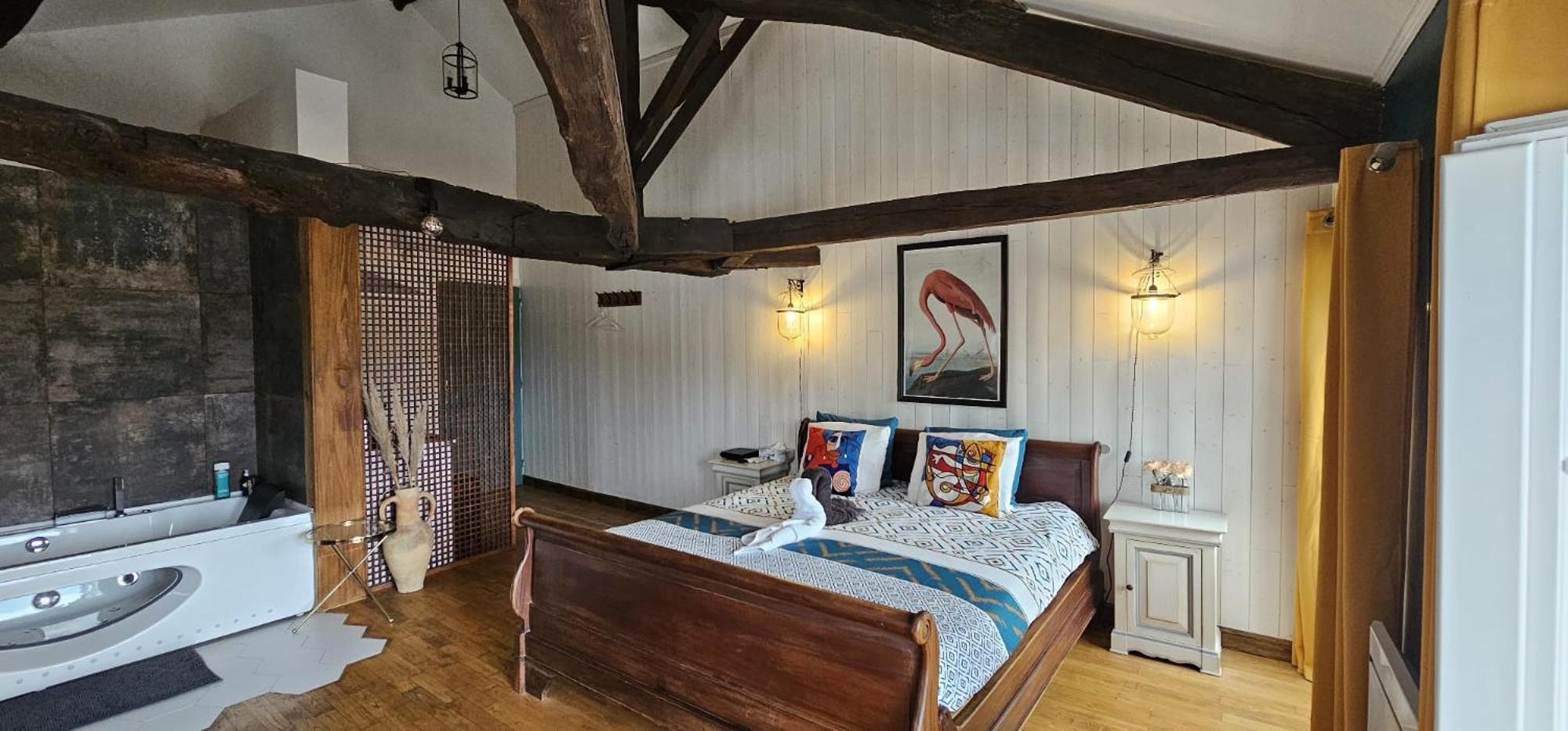 Suite Penthouse Romantique, Confolens, Charente Exterior photo
